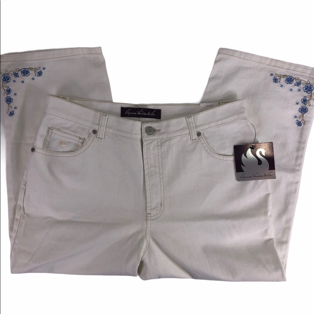 Gloria Vanderbilt White Capris with Blue Embroidery